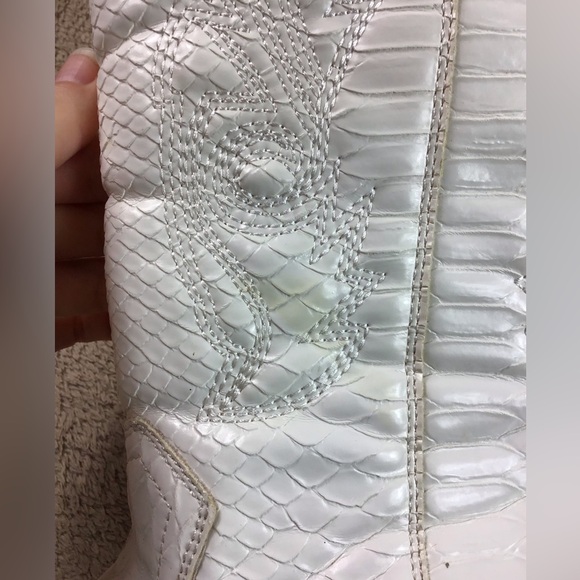 Coconuts by Matisse Faux snakeskin boots women’s size 7.5 white - Picture 7 of 16